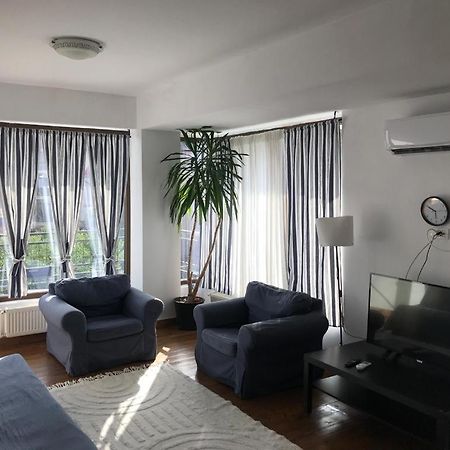 Lovely Apartment In Villa In Bukarest Eksteriør billede