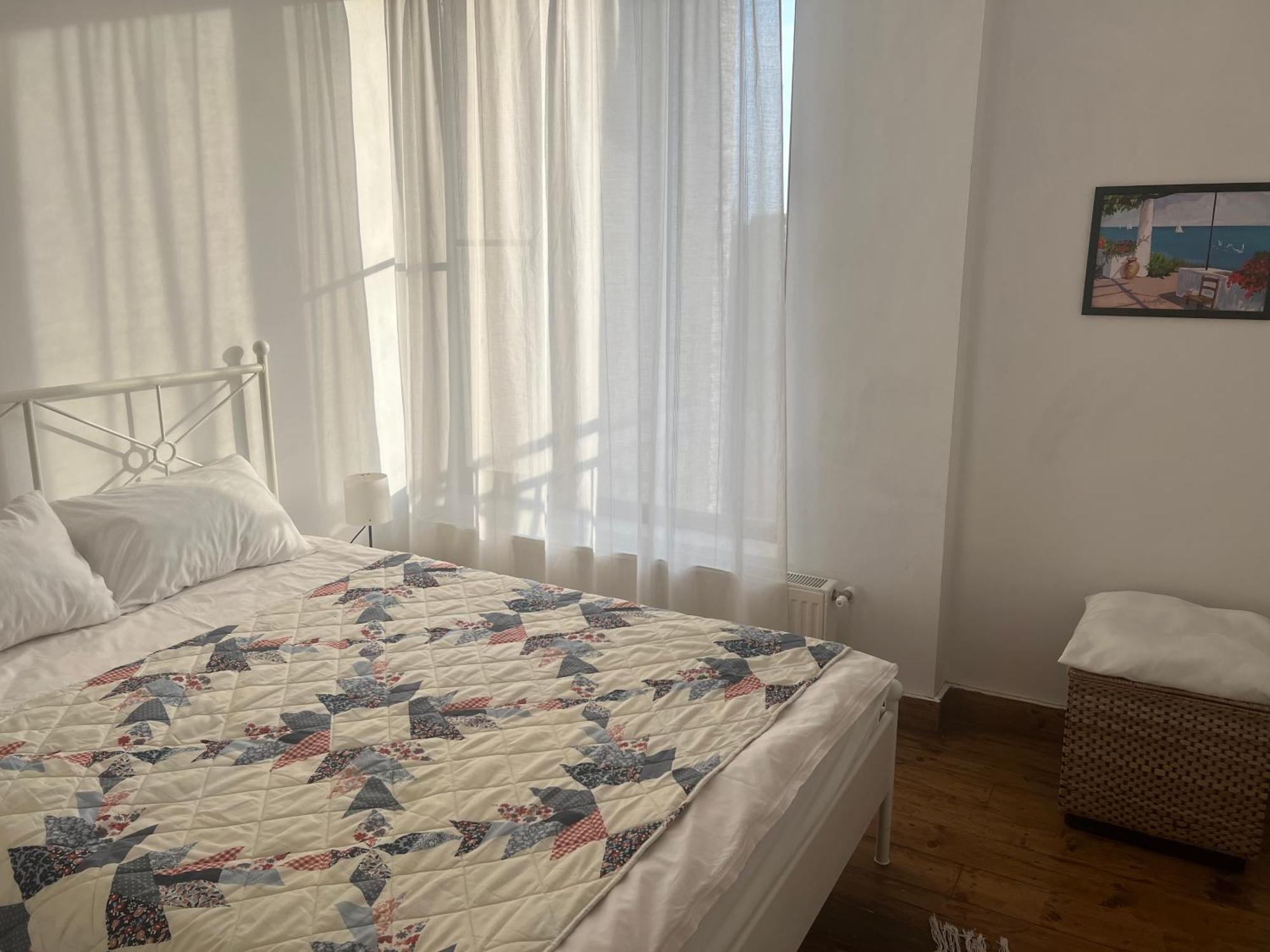 Lovely Apartment In Villa In Bukarest Eksteriør billede